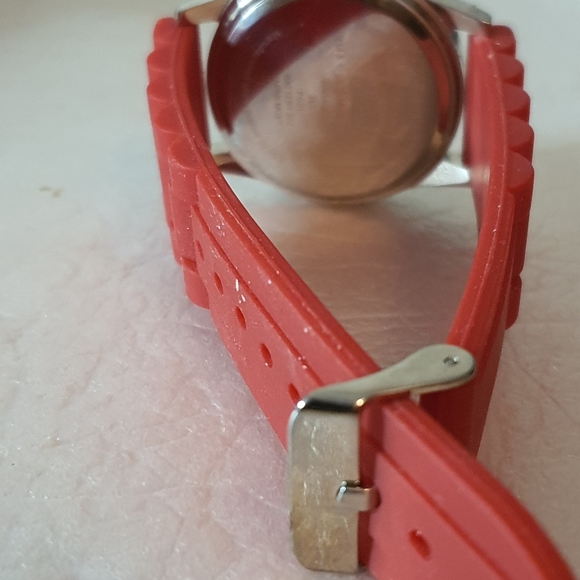 10/$20 Marvel 2013 Silver/Red Iron Man Men's Silicone Watch - Picture 3 of 4